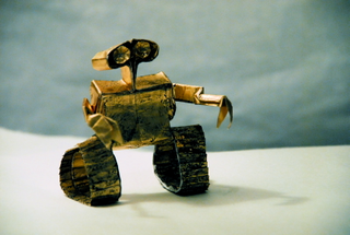 Illustration for article titled WALL-E Made From ORIGAM-E